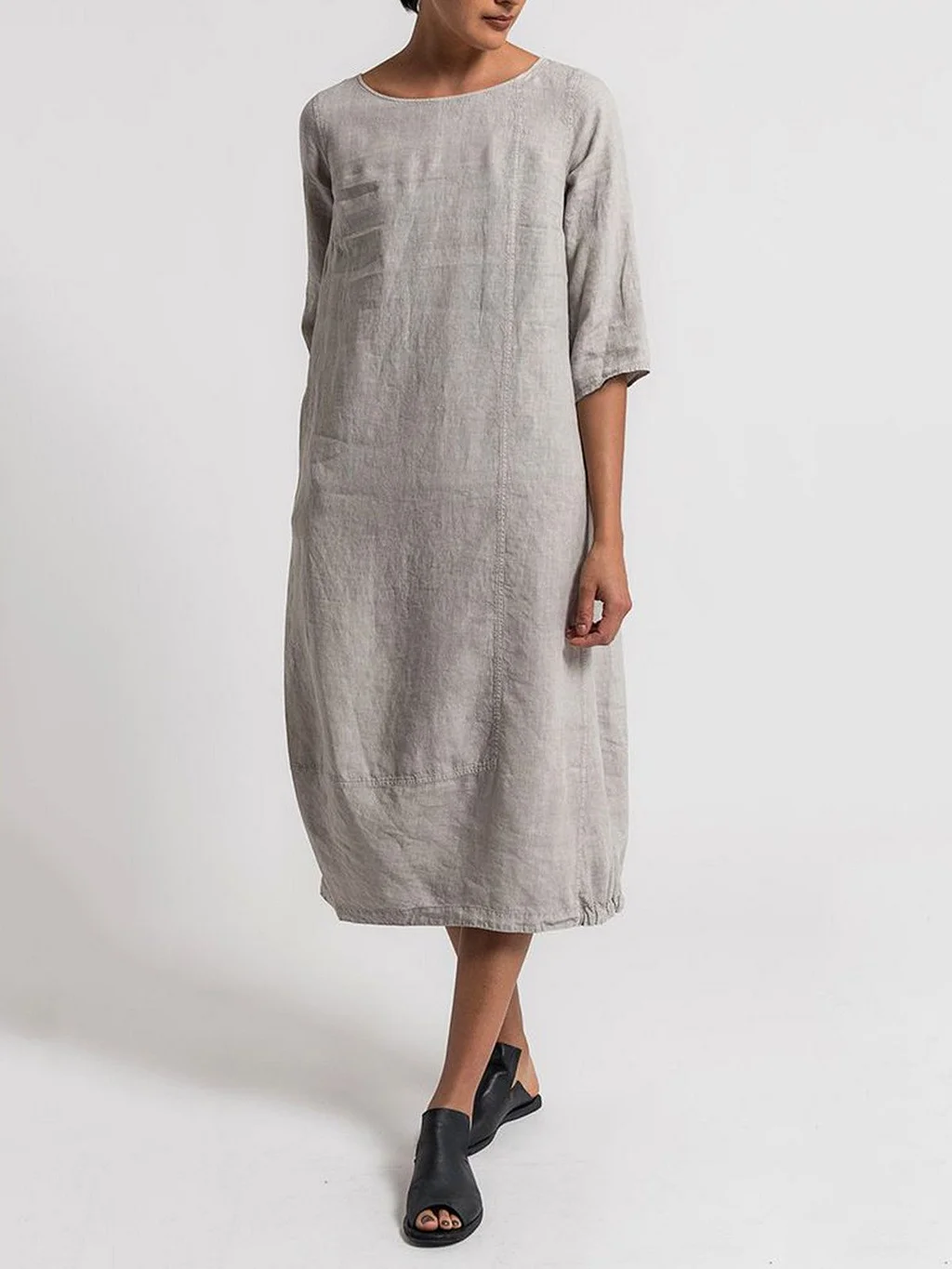 LD | Alice - Casual, enkelkleurige casual jurk met een ronde hals en 3/4-mouwen