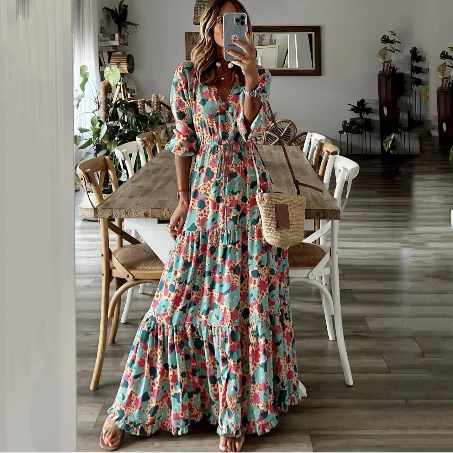 LD 2024 zomer nieuwe europese en amerikaanse vrouwen kleding temperament vakantie v-hals gedrukte grote swing lange jurk
