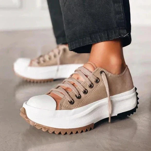 LD | Modieuze sportschoenen met platform