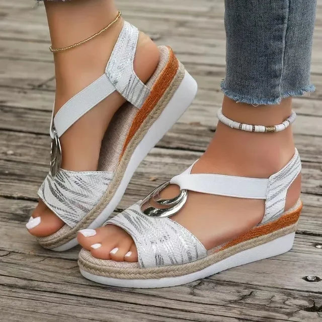 LD | Sandalen met sleehak