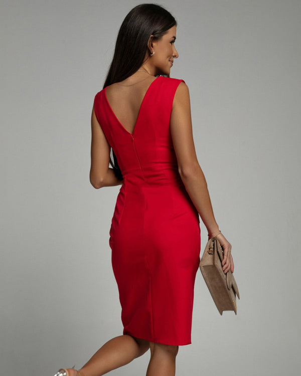 LD | Getailleerde pencil jurk met V-hals en elegante opening