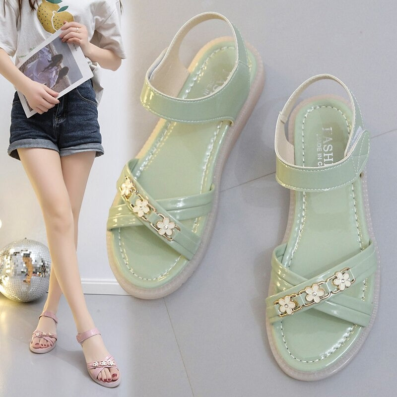 LD | Vrouwelijke en luchtige sandalen