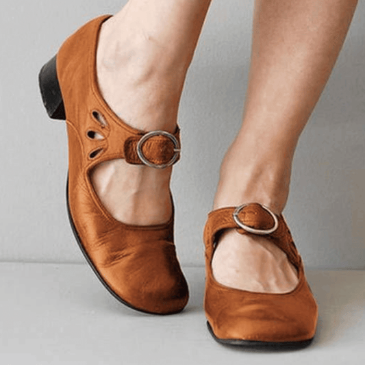 LD | Schoenen met lage hakken en gesp