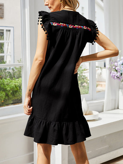 LD | Mini-jurk met fladdermouwtjes en borduursels