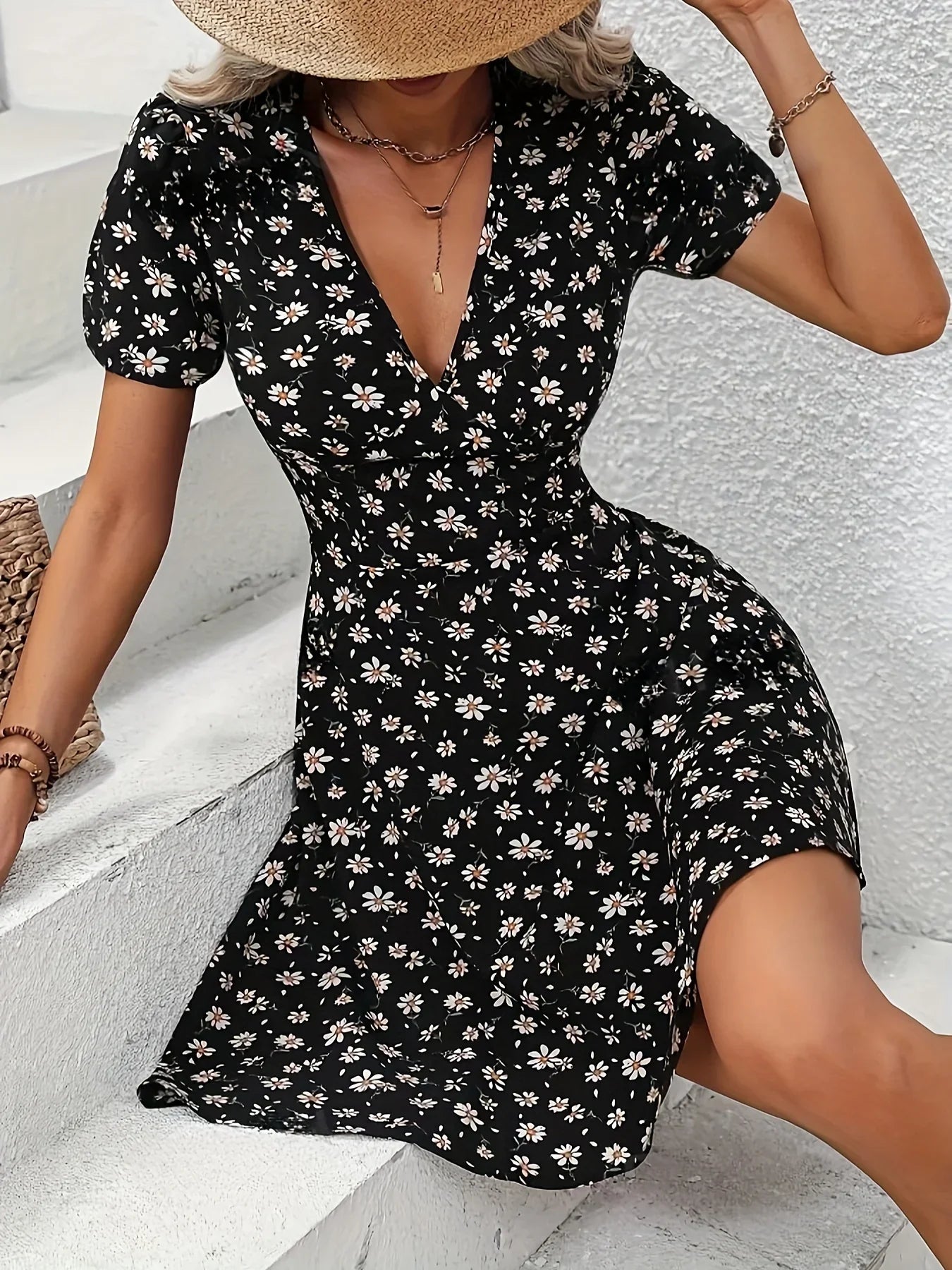 LD | Zomer Vrouwen Bloemenprint Mini Jurk V-Hals Pofmouwen Casual Vakantie Jurk voor Uitgaan en Party