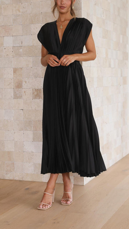 LD | Elegante geplooide jurk met een luxueuze glans