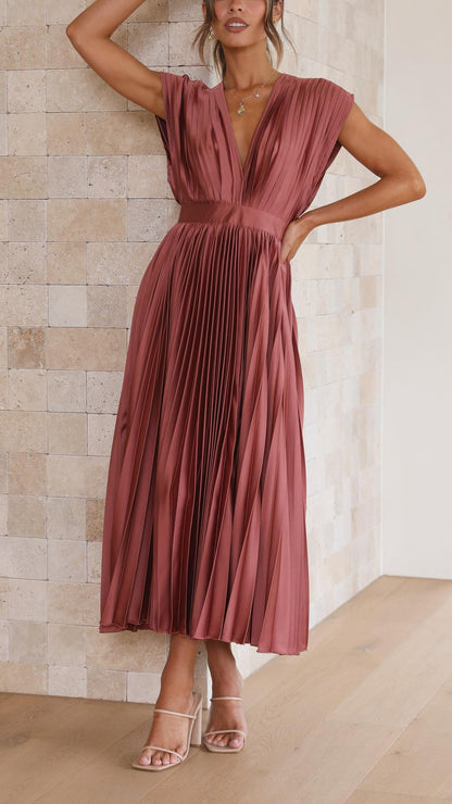LD | Elegante geplooide jurk met een luxueuze glans
