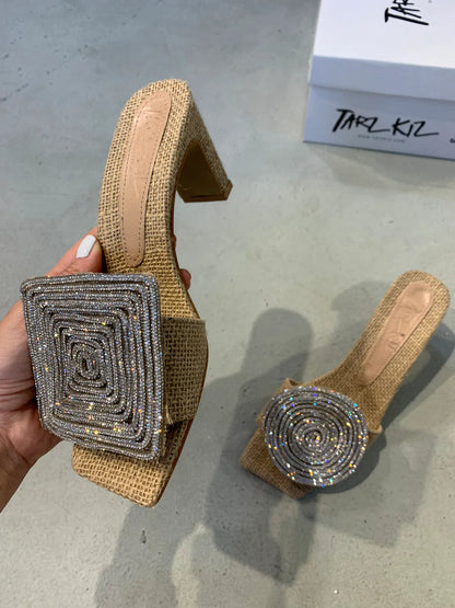 Vierkante ronde sandalen met hak