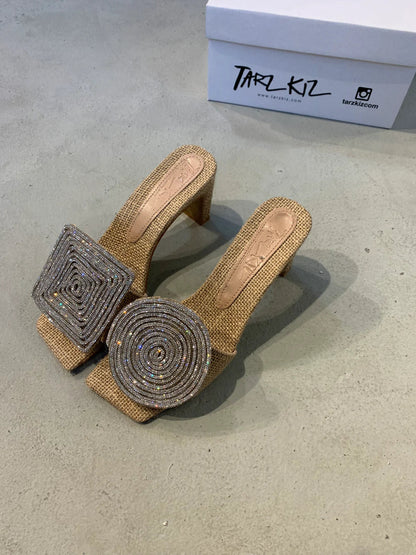 Vierkante ronde sandalen met hak