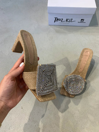Vierkante ronde sandalen met hak