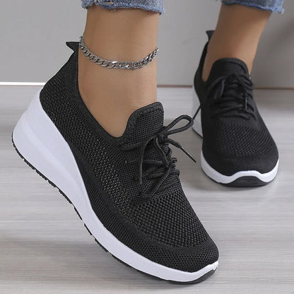 LD | Gebreide sneaker met vetersluiting