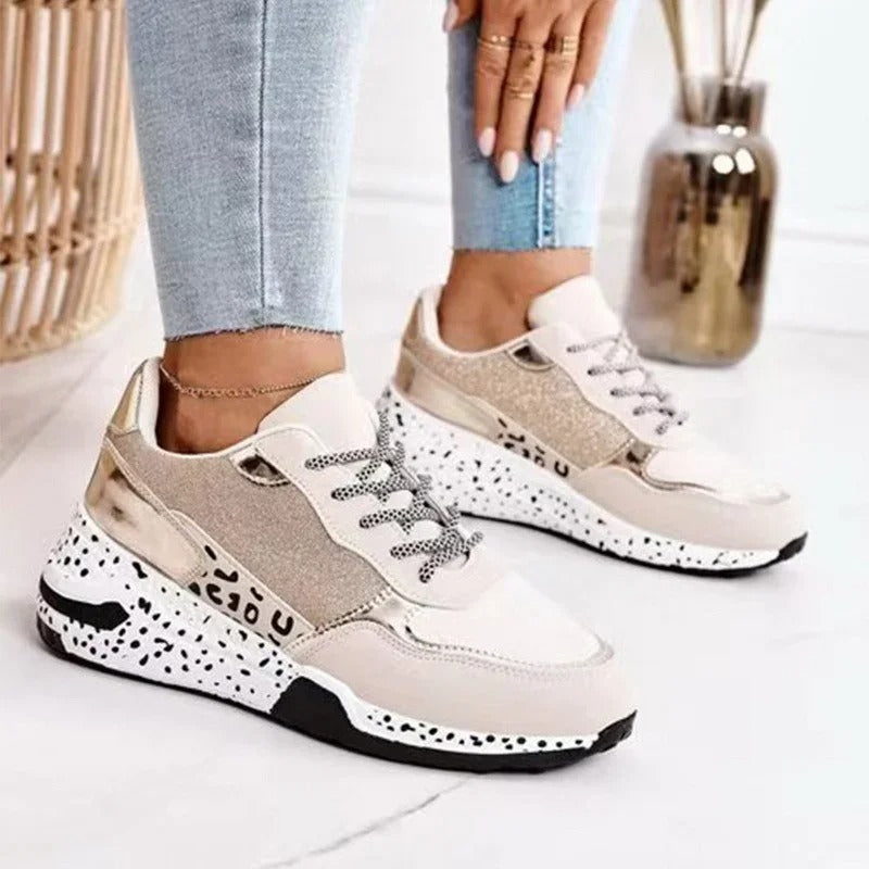 LD | Damessneakers met plateau