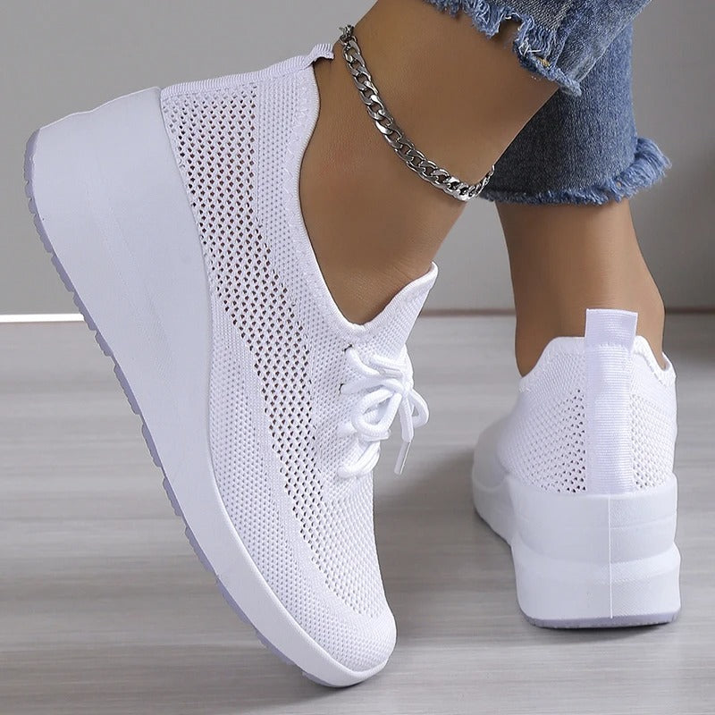 LD | Gebreide sneaker met vetersluiting