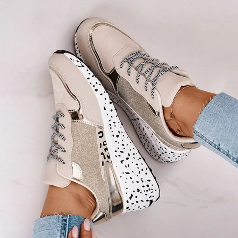 LD | Damessneakers met plateau