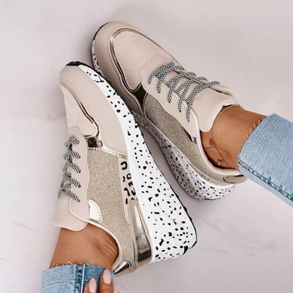 LD | Damessneakers met plateau