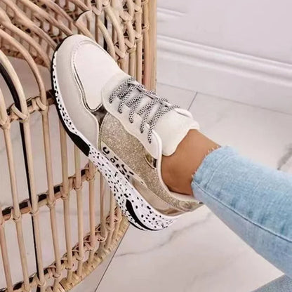 LD | Damessneakers met plateau